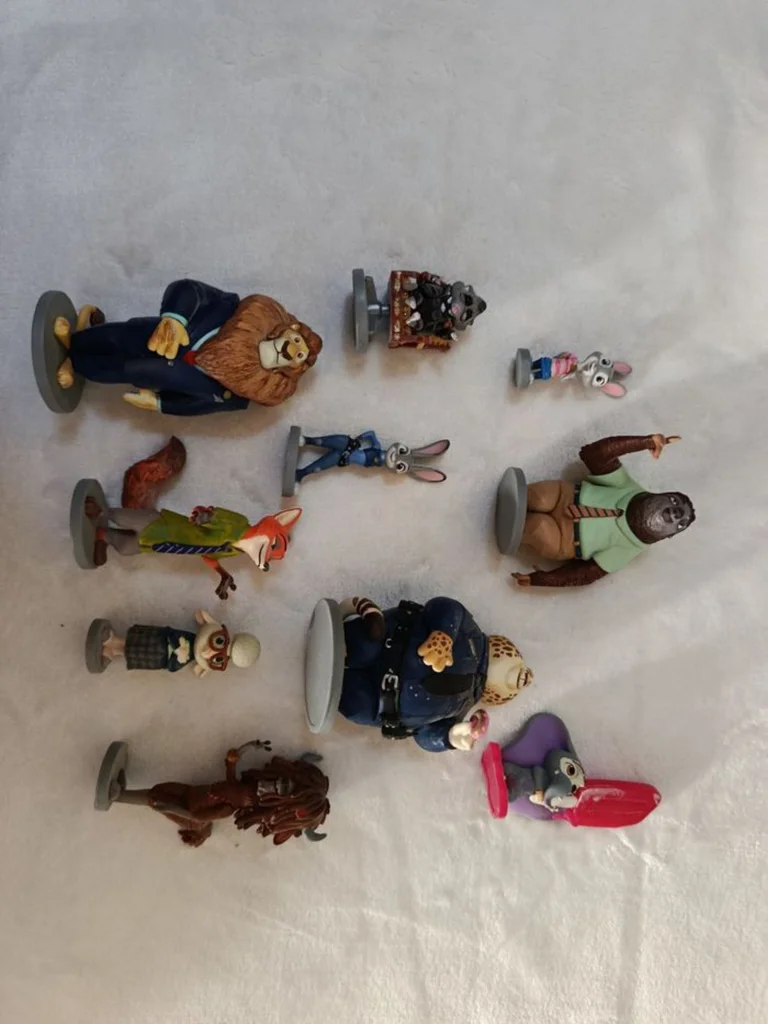 A saisir, pack de 10 figurines du film " zootopie " ( film Disney) !